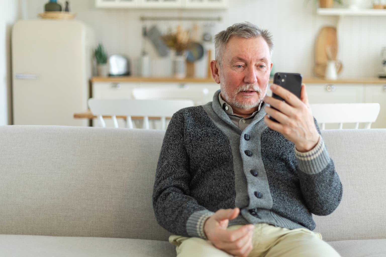 Using a phone with clear vision after advanced lens treatment